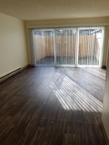 Building Photo - Townhouse Villa