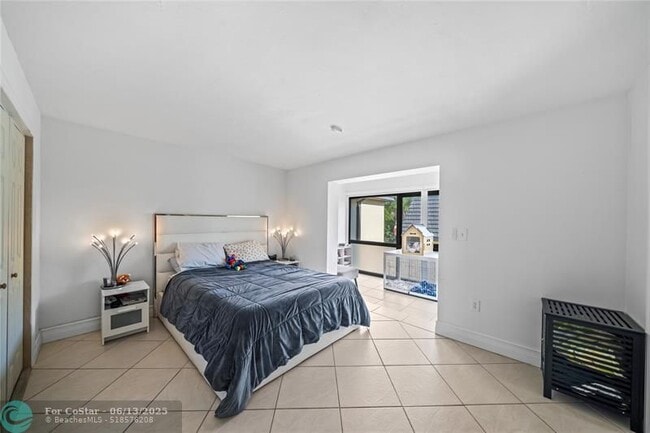Building Photo - 8745 SW 137th Ave