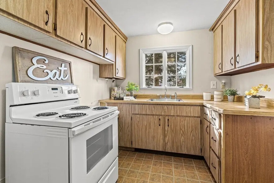 Kitchen - 57 Spring St