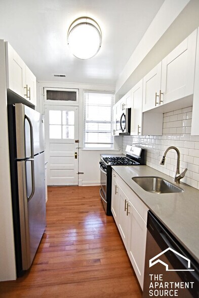 Primary Photo - 710 W Grace St