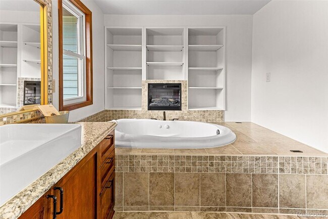 Building Photo - 3312 Palm Aire Ct