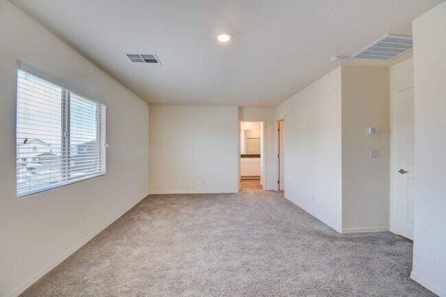 Building Photo - 1705 Cowboy Path Ave