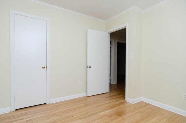 Building Photo - 626 S Kerr Ave