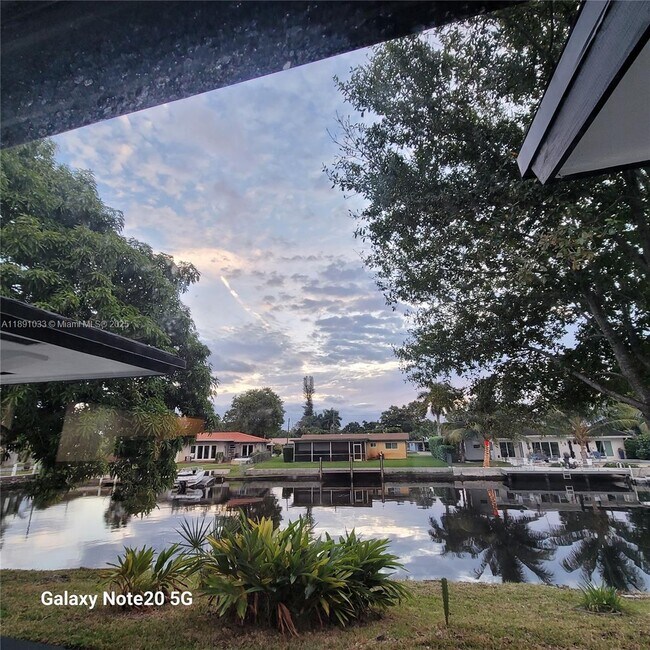 Building Photo - 2856 NW 10th Ave