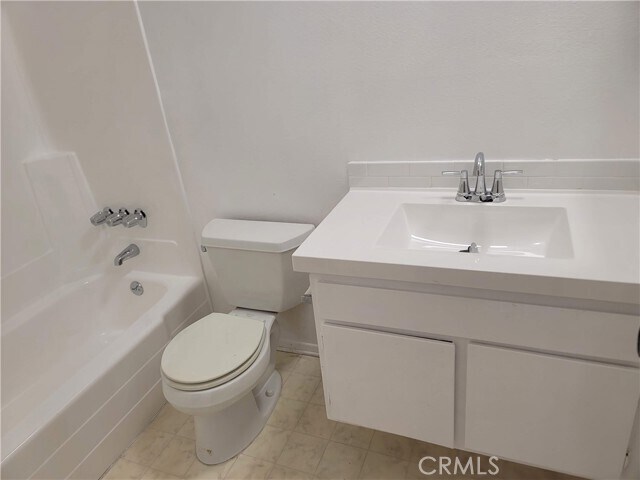 Building Photo - 10521 National Blvd