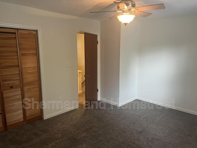 Building Photo - 303 W Clifton Ave