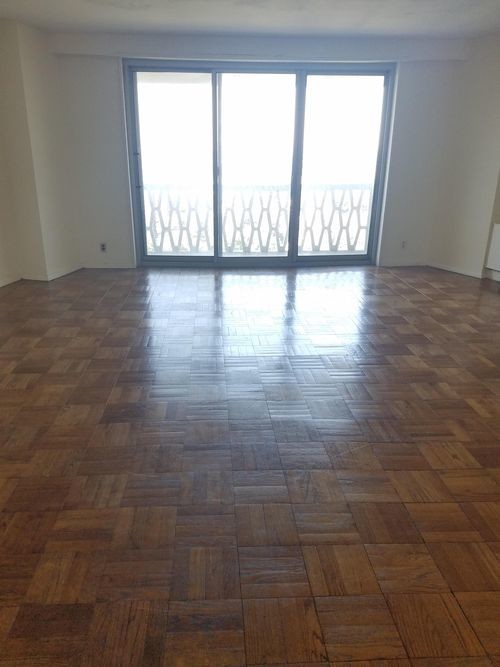 Building Photo - 2100 Linwood Ave