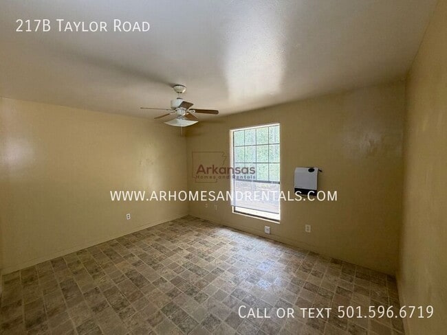 Building Photo - 217 Taylor Rd