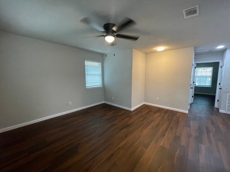 Building Photo - 4525 Merida Ave