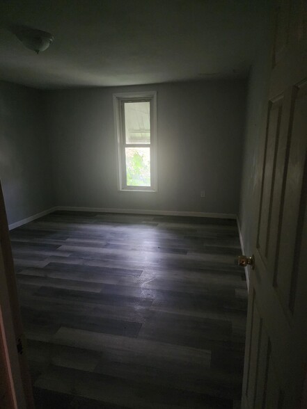 Bedroom 1 Empty - 25 Fleetwood St