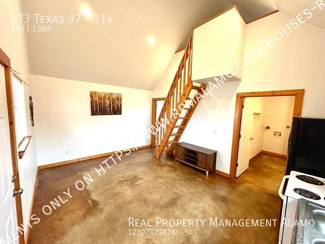 Building Photo - AVAILABLE NOW! 1 Bedroom / 1 Bath Lodge w/...