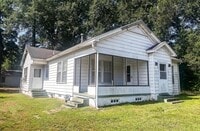 Building Photo - 2 Bedroom 1 Bathroom House in Texarkana, TX