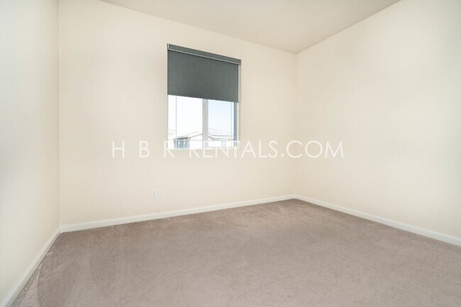 Building Photo - 312 E Liverno Ave