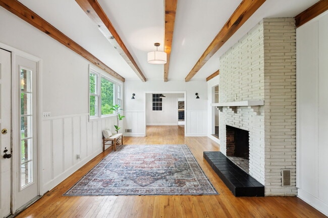 Building Photo - 1155 Ridge Hill Rd