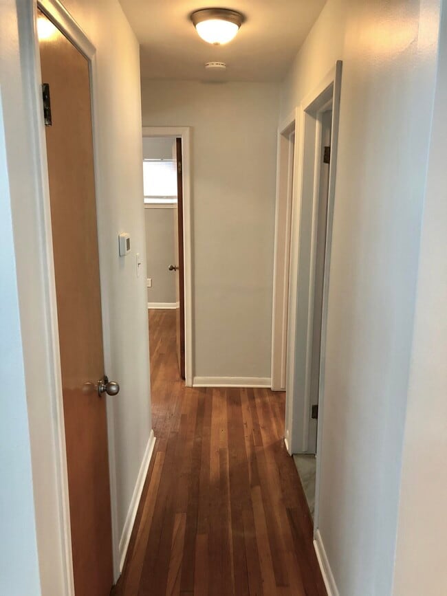 Building Photo - 924 E Windemere Ave