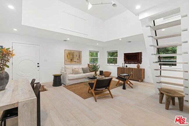 Building Photo - 961 Marco Pl