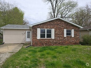 Building Photo - 3 Bedroom 2 Bathroom for $1350.00