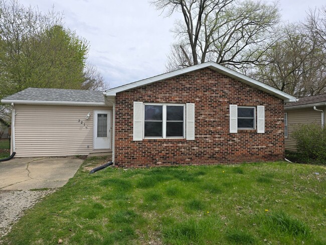 Primary Photo - 3 Bedroom 2 Bathroom for $1350.00