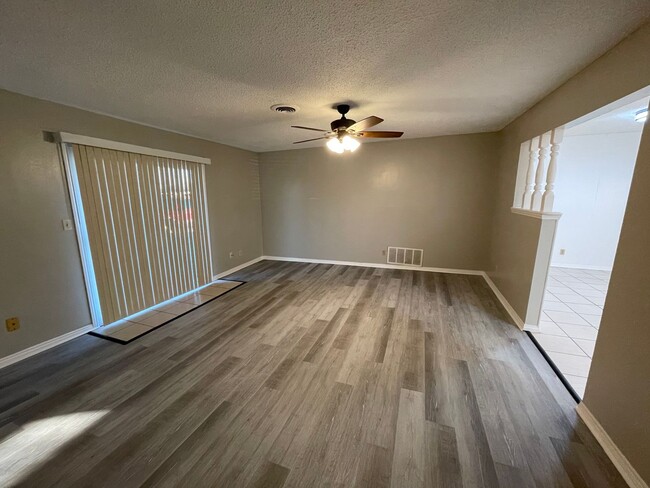 Building Photo - 3 bed room home for rent in Moore!  2 bath...