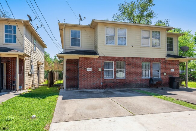 Primary Photo - 6827 Dumble St