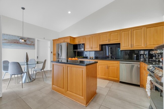 Building Photo - 23265 Boca Club Colony Cir