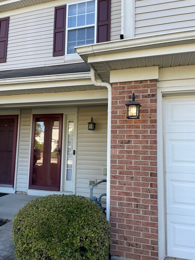 Building Photo - 5611 Wildspring Dr