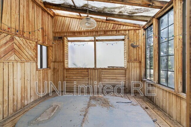 Building Photo - 1410 Inverrary Way