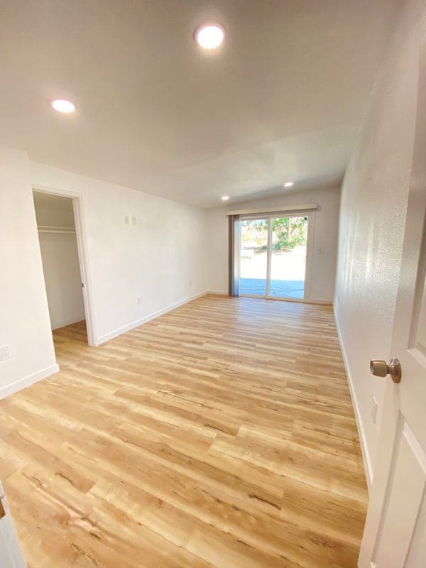 Building Photo - 24729 Roxbury Rd