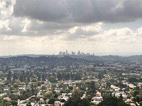 Building Photo - 881 Harrington Rd