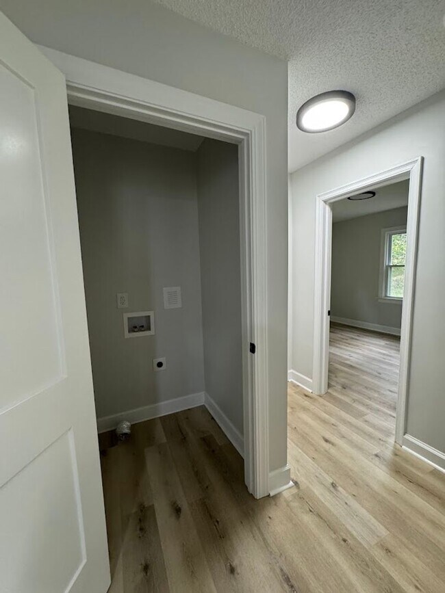 Building Photo - Charming Newly Renovated Home in Greensbor...