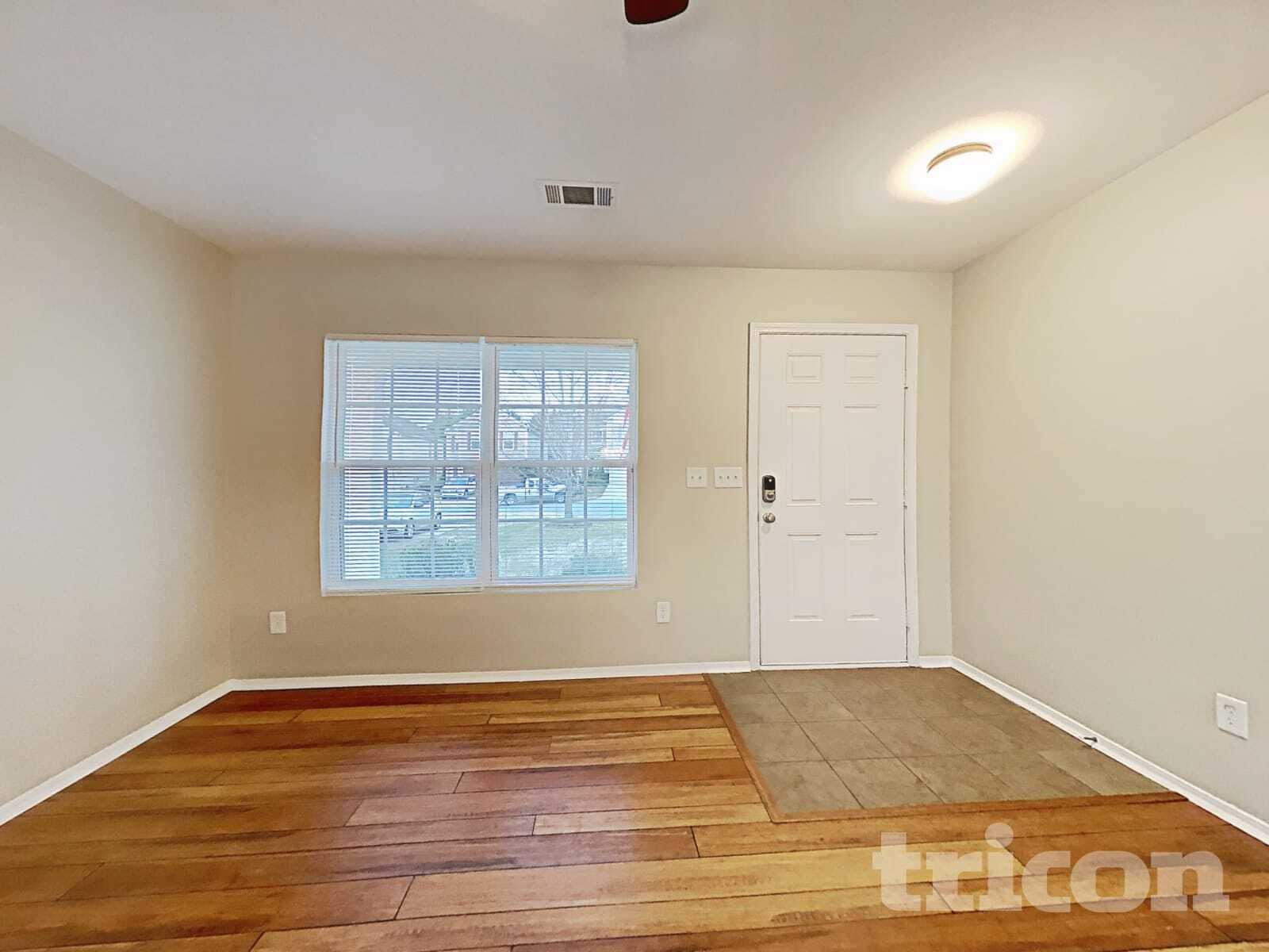 Building Photo - 4560 Stone Mountain Dr