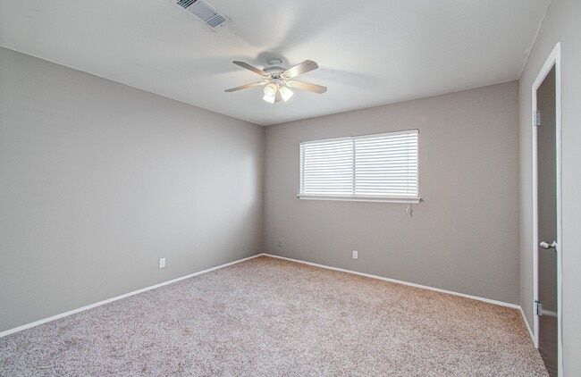 Building Photo - 1713 Huldy St