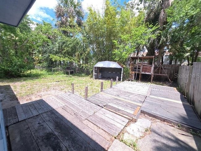 Building Photo - 843 Grove Ave