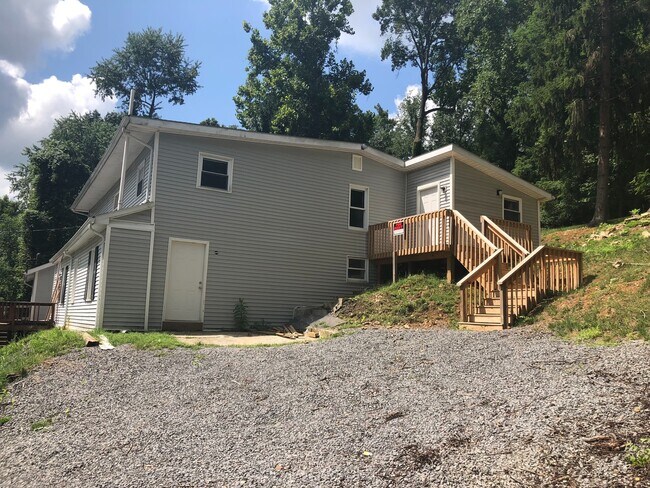 Building Photo - 8 Braddock St