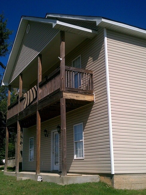 Primary Photo - 2215 Forest Lake Dr