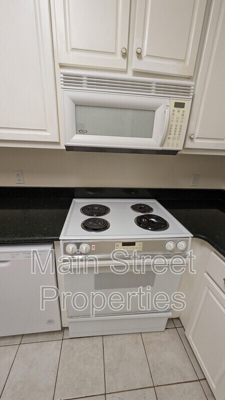 Building Photo - 1612 College Pkwy