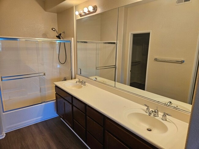 Building Photo - 1241 Santa Cora Ave