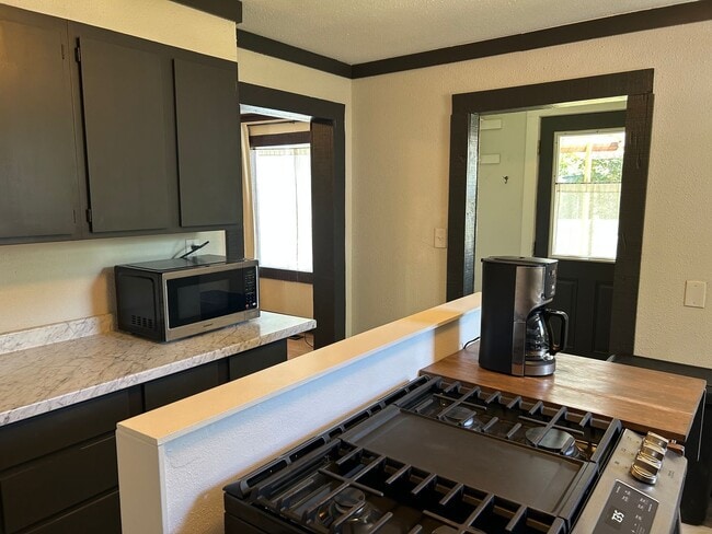 Building Photo - Spacious 3-Bedroom Home for Rent in Evergr...