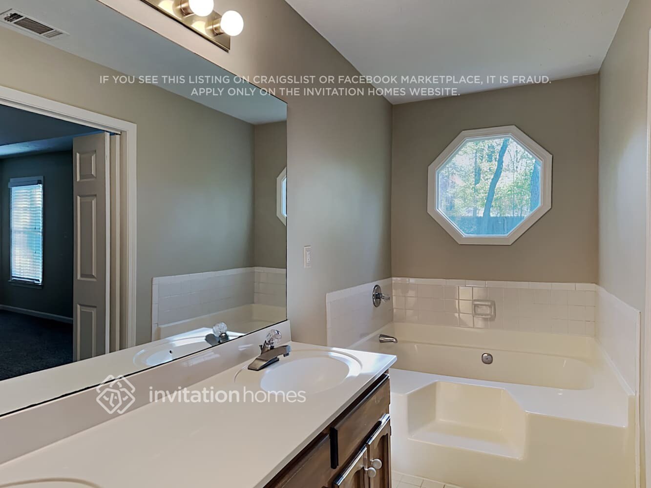 Building Photo - 561 Black Creek Dr