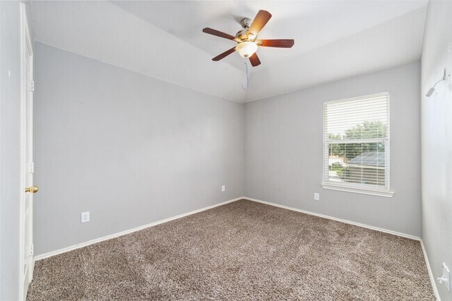 Building Photo - 9823 Lynette Falls Dr