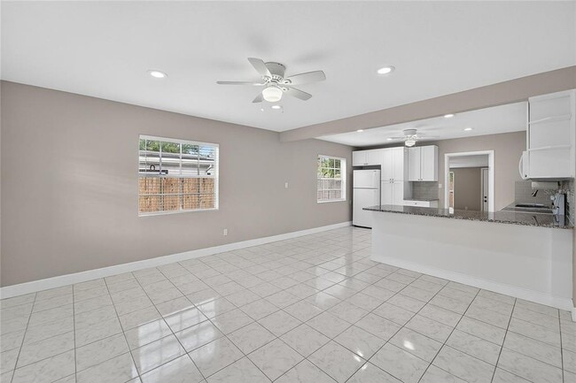 Building Photo - 4945 36th Ave N