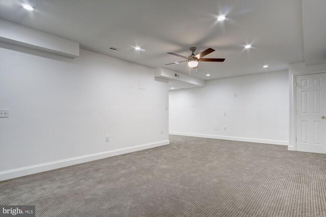 Building Photo - 1626 Kalmia Rd NW