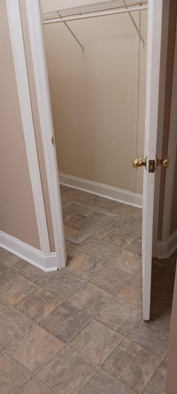 Building Photo - 25 E Belvue Rd