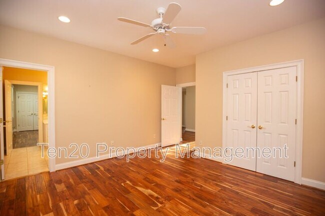 Building Photo - 4701-12 Turnberry Ln