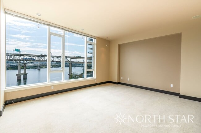 Building Photo - Stunning Views at The Strand
