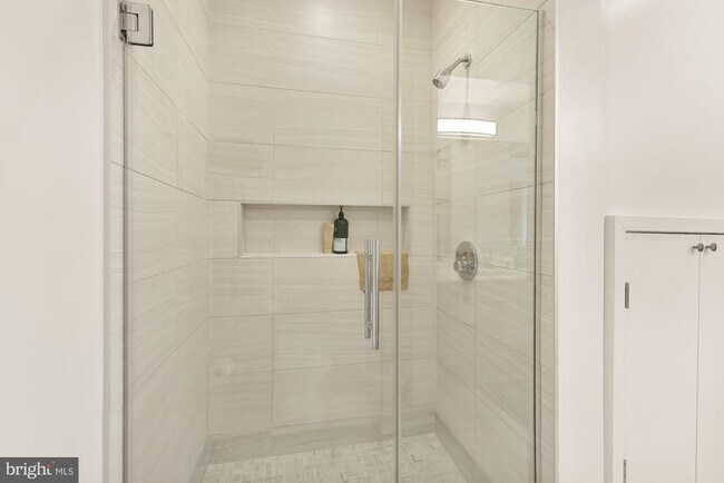 Building Photo - 1550 11th St NW