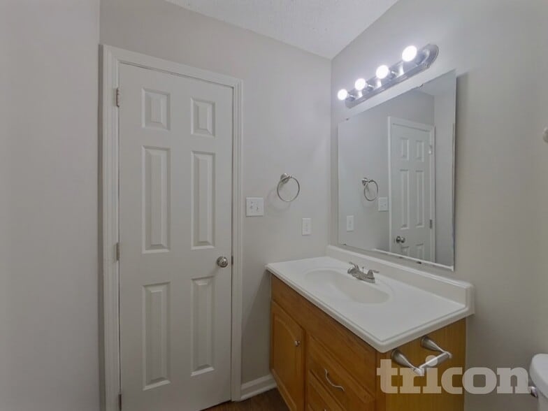 Building Photo - 8872 Treyburn Dr