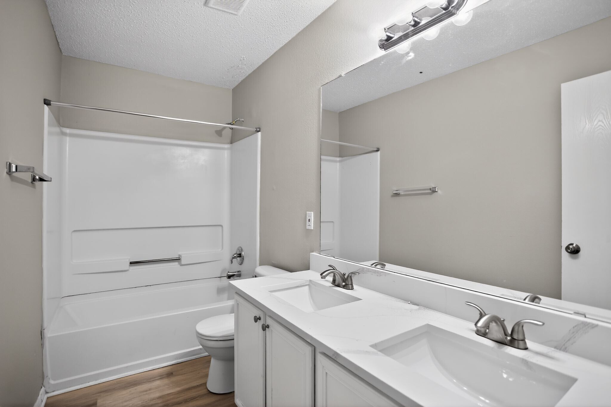 Building Photo - 4608 Merlot Dr