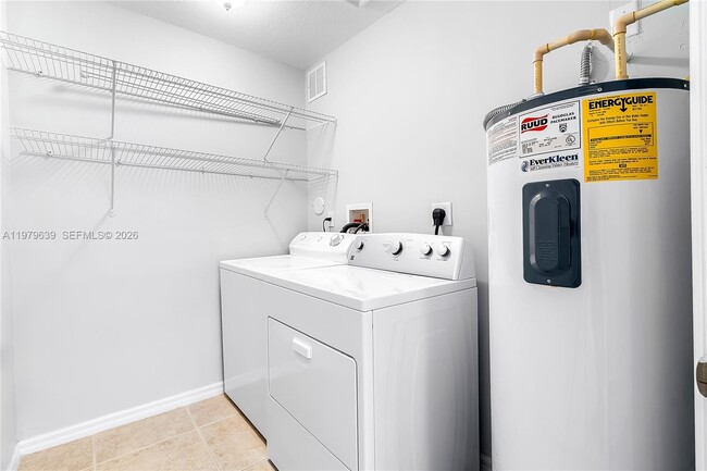 Building Photo - 330 SW 2nd Ave