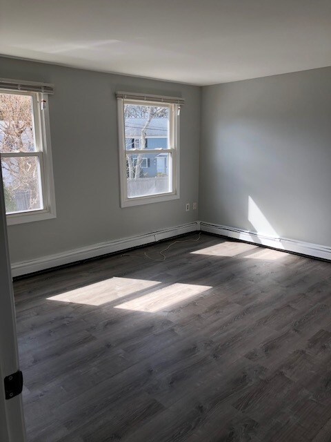 secondary bedroom - 940 W Main St